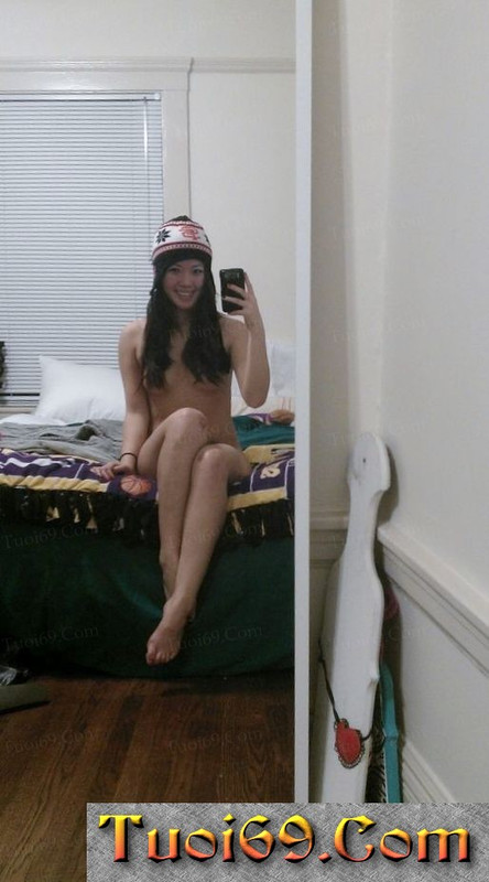 18_Year_old_Nude_Booty_Shake_Selfie_Asian_Girl_7